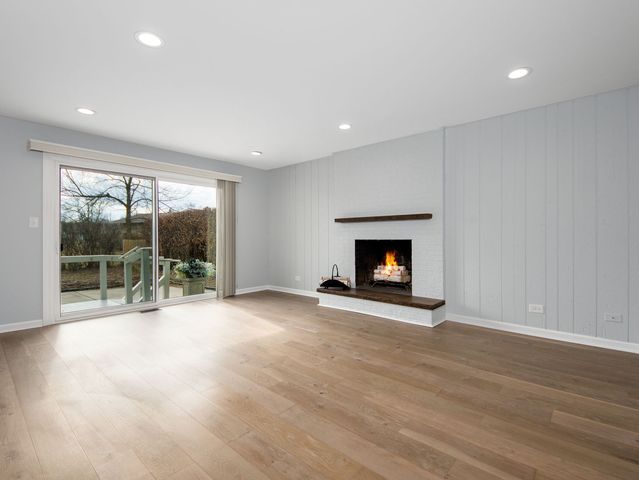 825 Concord Lane, Hoffman Estates, IL 60192