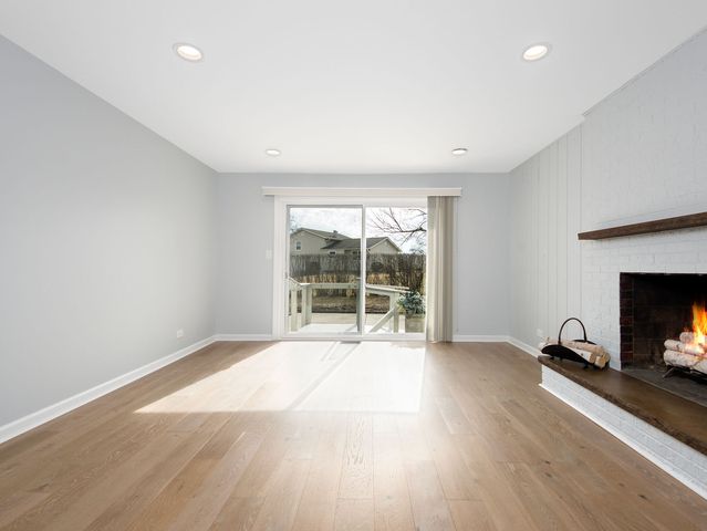 825 Concord Lane, Hoffman Estates, IL 60192