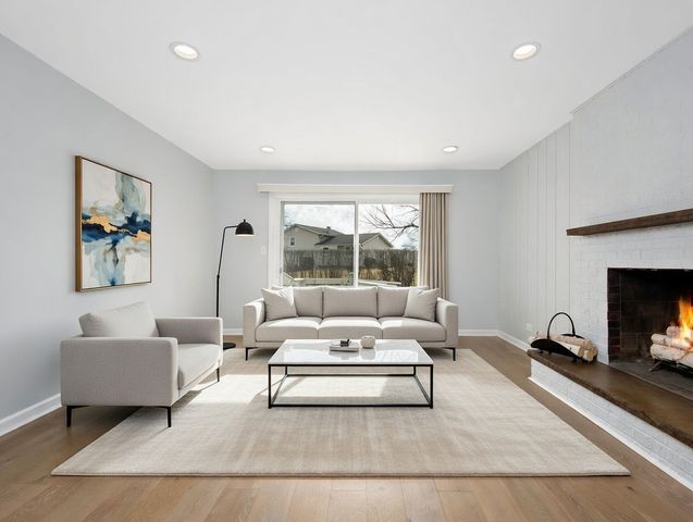 825 Concord Lane, Hoffman Estates, IL 60192