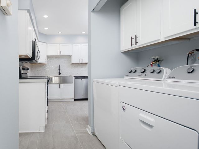 825 Concord Lane, Hoffman Estates, IL 60192