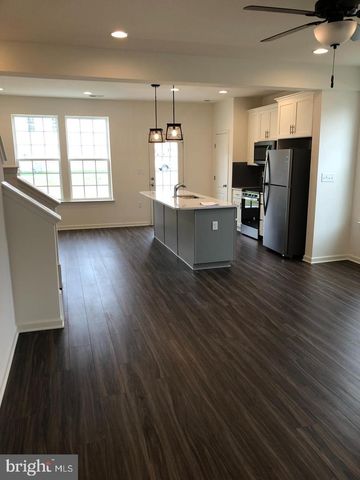 100 COPELEY CIR, Winchester, VA 22602