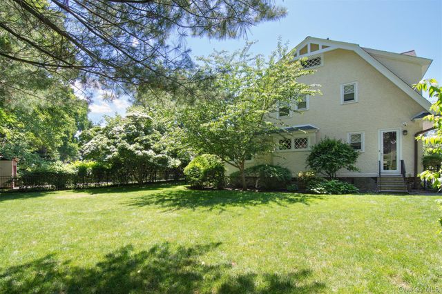 162 Ellison Avenue, Bronxville, NY 10708