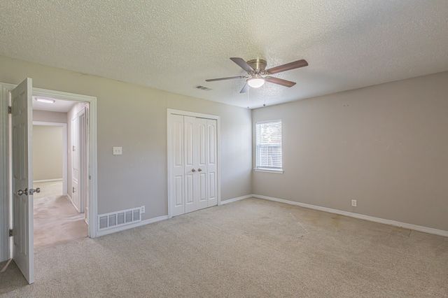 311 Hedgerow Lane, Lewisville, TX 75057