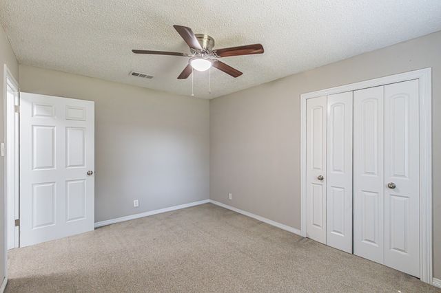 311 Hedgerow Lane, Lewisville, TX 75057