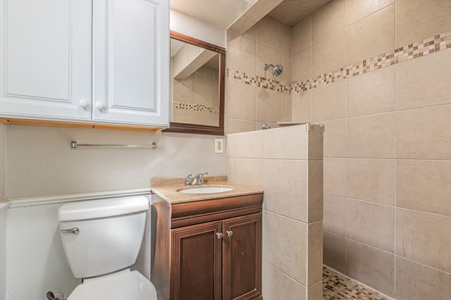 311 Hedgerow Lane, Lewisville, TX 75057