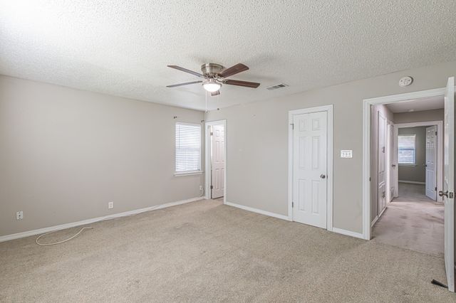 311 Hedgerow Lane, Lewisville, TX 75057