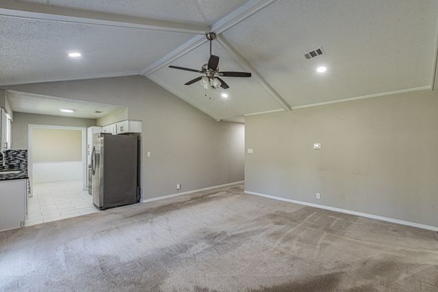 311 Hedgerow Lane, Lewisville, TX 75057