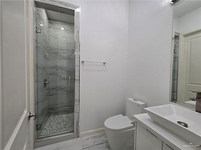 6711 N 11th Lane N, Mcallen, TX 78504