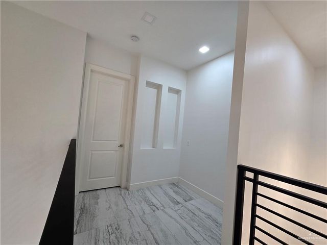 6711 N 11th Lane N, Mcallen, TX 78504