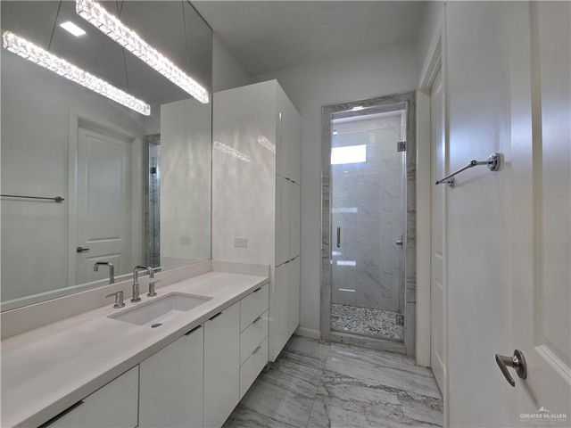 6711 N 11th Lane N, Mcallen, TX 78504