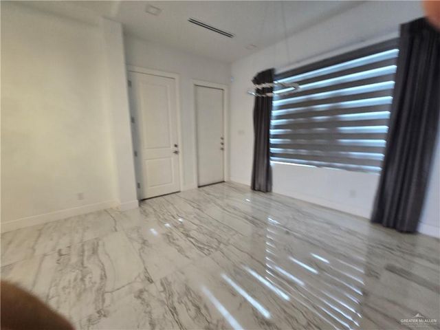 6711 N 11th Lane N, Mcallen, TX 78504