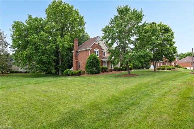 5202 Northforest Drive, Mcleansville, NC 27301