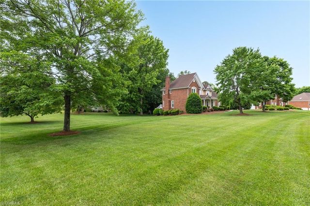 5202 Northforest Drive, Mcleansville, NC 27301