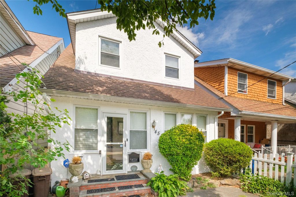 45 Bellew Avenue, Eastchester, NY 10709