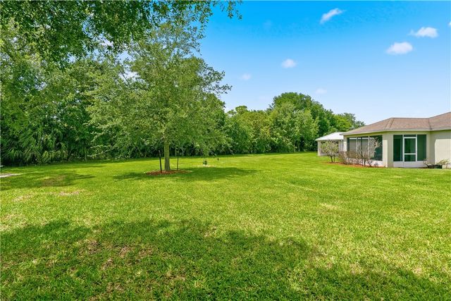 845 Greenleaf Circle, Vero Beach, FL 32960