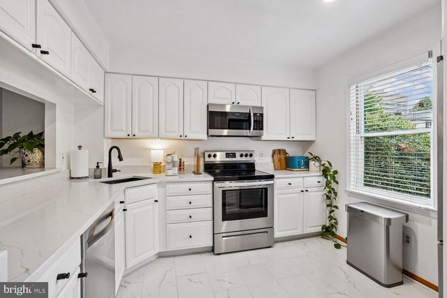 1179 N VERNON ST, Arlington, VA 22201