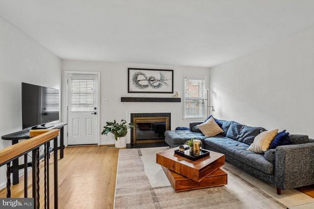 1179 N VERNON ST, Arlington, VA 22201