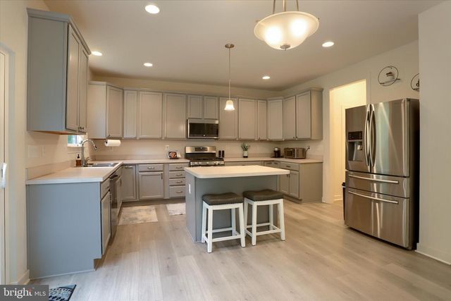542 SANDPIPER LN, New Cumberland, PA 17070
