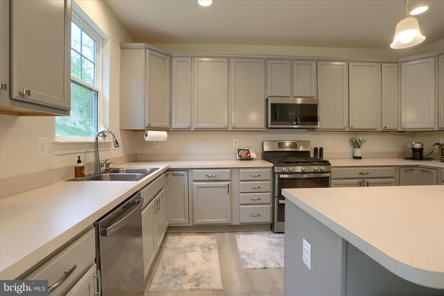 542 SANDPIPER LN, New Cumberland, PA 17070