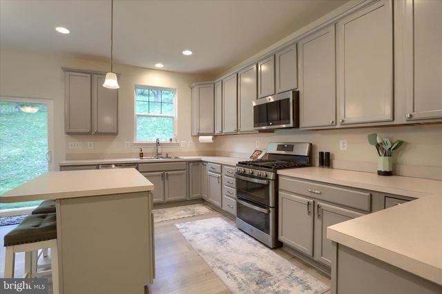 542 SANDPIPER LN, New Cumberland, PA 17070