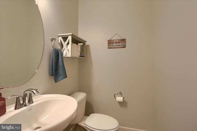 542 SANDPIPER LN, New Cumberland, PA 17070
