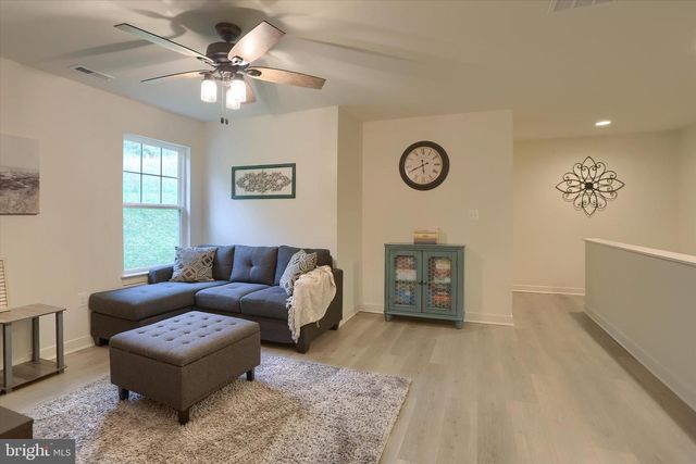 542 SANDPIPER LN, New Cumberland, PA 17070