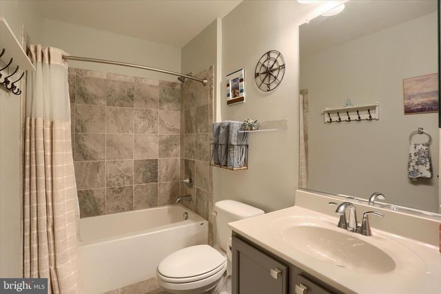 542 SANDPIPER LN, New Cumberland, PA 17070