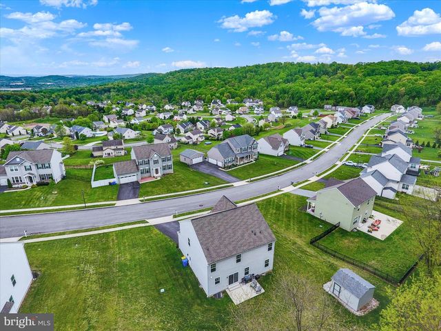 542 SANDPIPER LN, New Cumberland, PA 17070