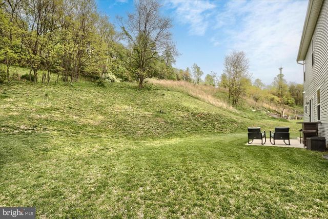 542 SANDPIPER LN, New Cumberland, PA 17070
