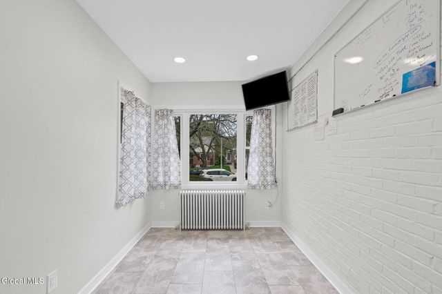 28 Center View Drive, Troy, NY 12180