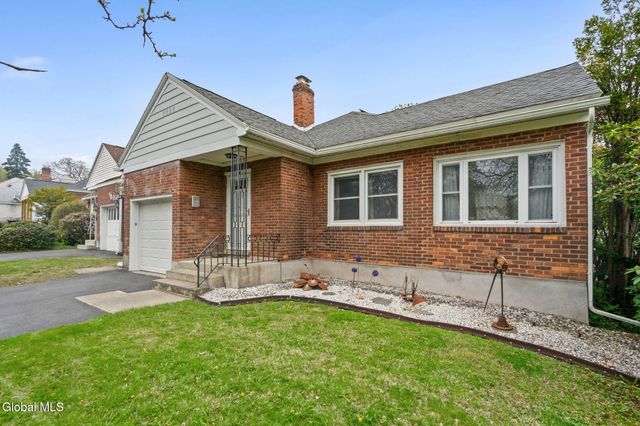 28 Center View Drive, Troy, NY 12180