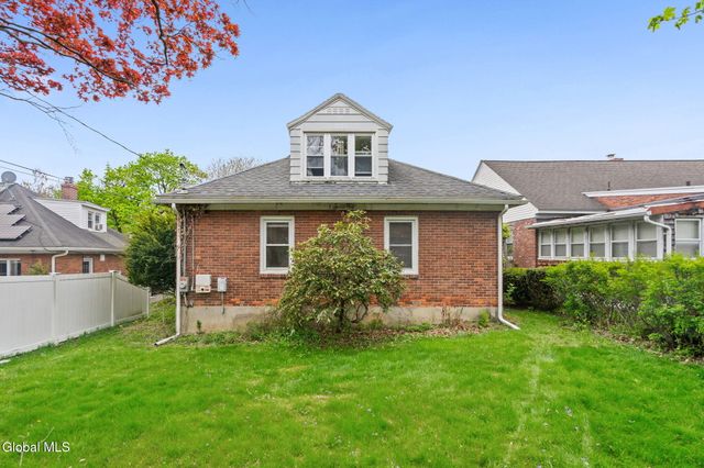 28 Center View Drive, Troy, NY 12180