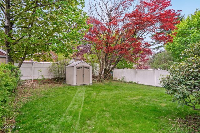 28 Center View Drive, Troy, NY 12180