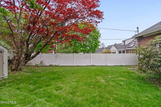 28 Center View Drive, Troy, NY 12180
