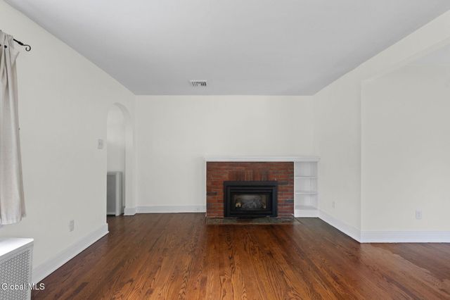 28 Center View Drive, Troy, NY 12180