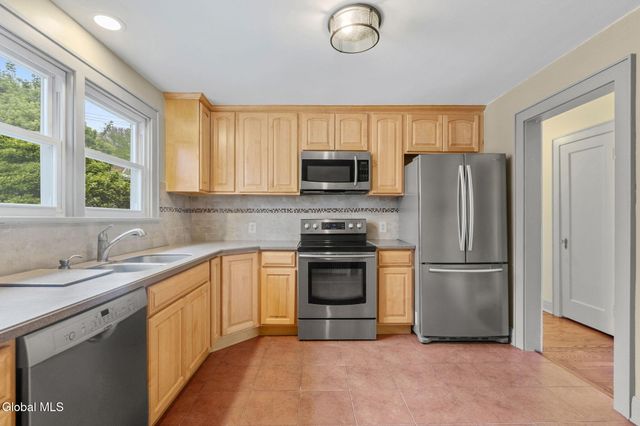 28 Center View Drive, Troy, NY 12180
