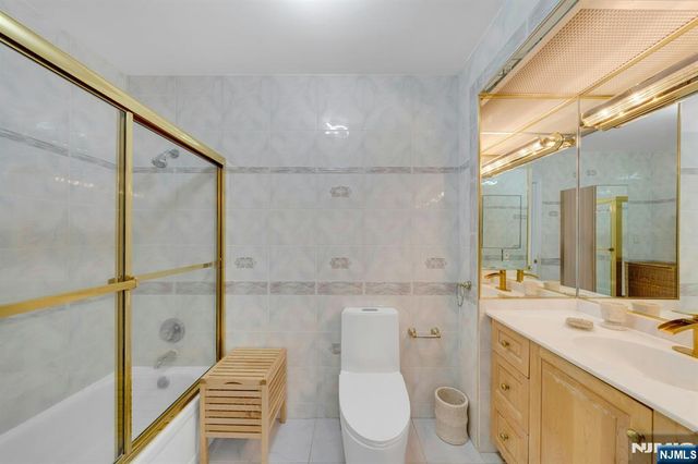 300 Winston 2110, Cliffside Park, NJ 07010