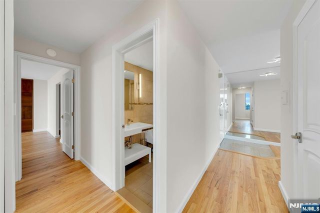 300 Winston 2110, Cliffside Park, NJ 07010