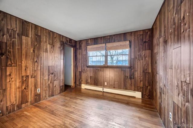 15 E Woodside Avenue, Patchogue, NY 11772