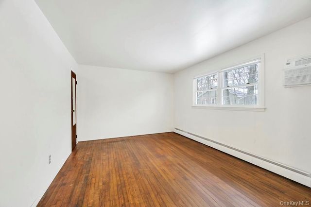 15 E Woodside Avenue, Patchogue, NY 11772