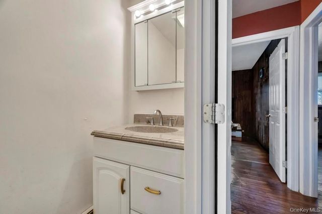 15 E Woodside Avenue, Patchogue, NY 11772