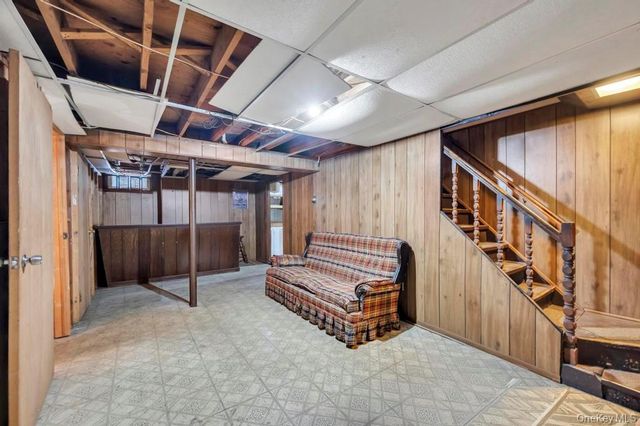 15 E Woodside Avenue, Patchogue, NY 11772