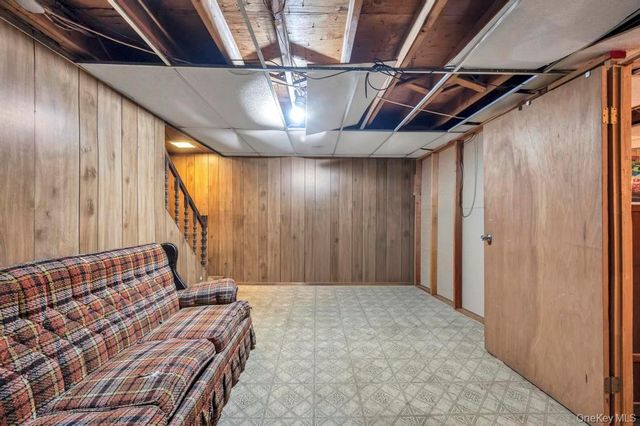 15 E Woodside Avenue, Patchogue, NY 11772