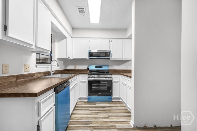 17 Hidden Lake Court, Savannah, GA 31419