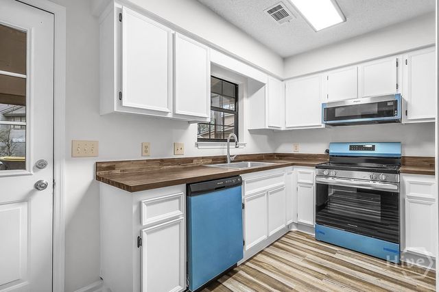 17 Hidden Lake Court, Savannah, GA 31419