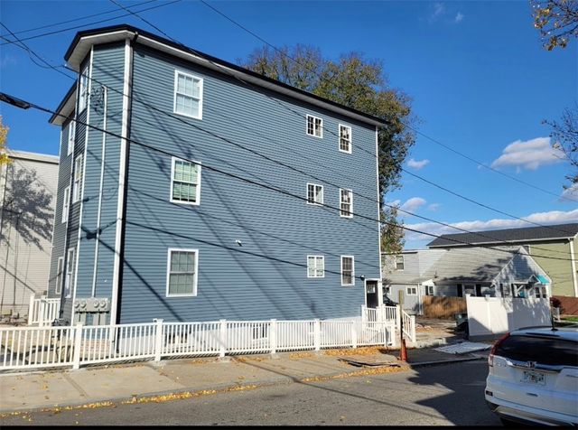 653 Douglas Avenue 2, Providence, RI 02908