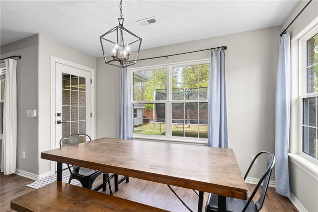 795 Deer Lodge Court, Siloam Springs, AR 72761