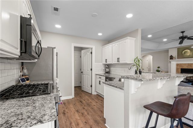 795 Deer Lodge Court, Siloam Springs, AR 72761