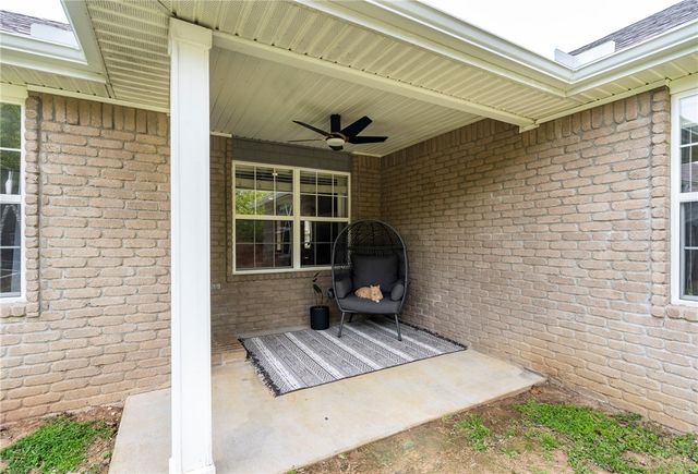 795 Deer Lodge Court, Siloam Springs, AR 72761