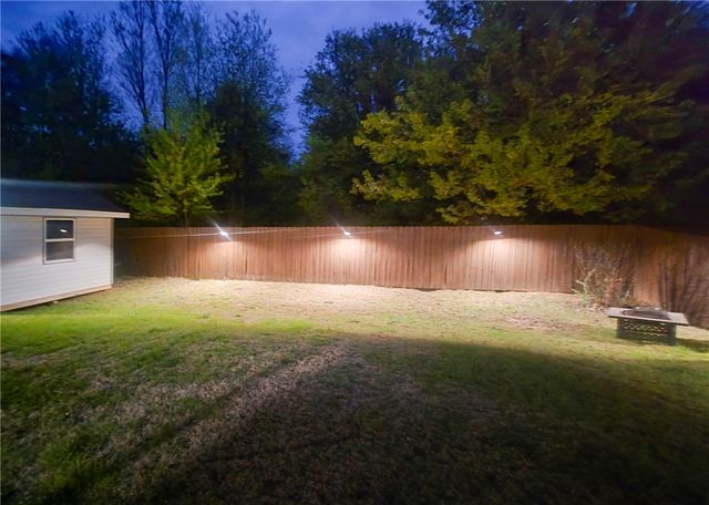 795 Deer Lodge Court, Siloam Springs, AR 72761